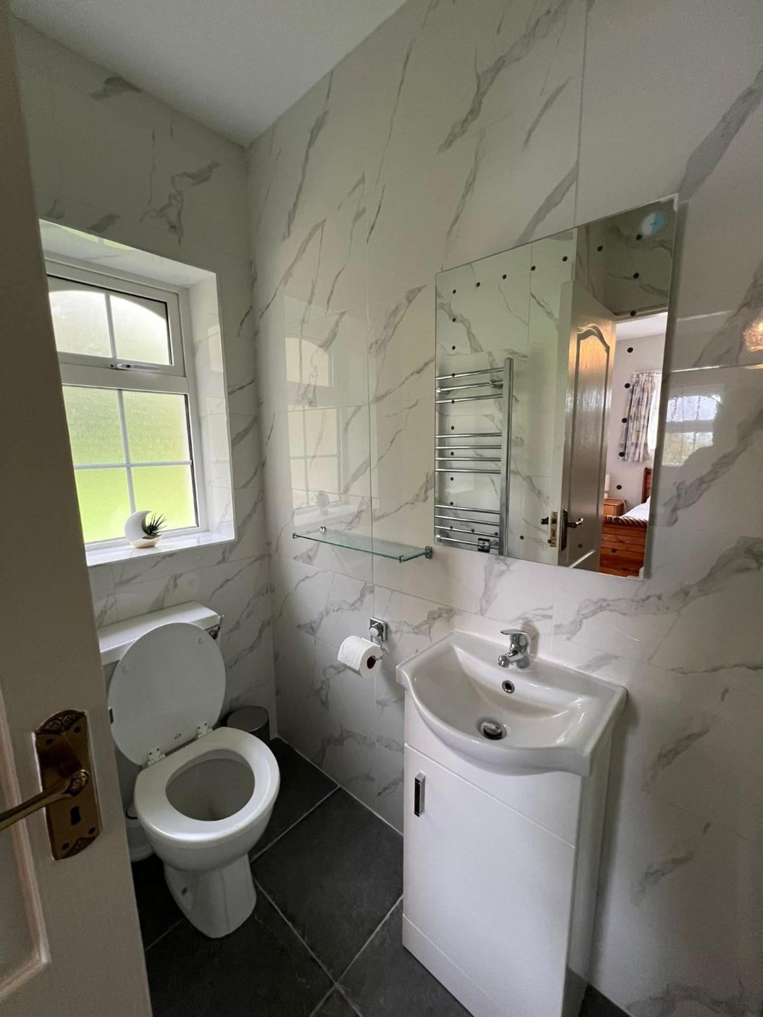 Woodville Lodge Guesthouse Киларни Екстериор снимка