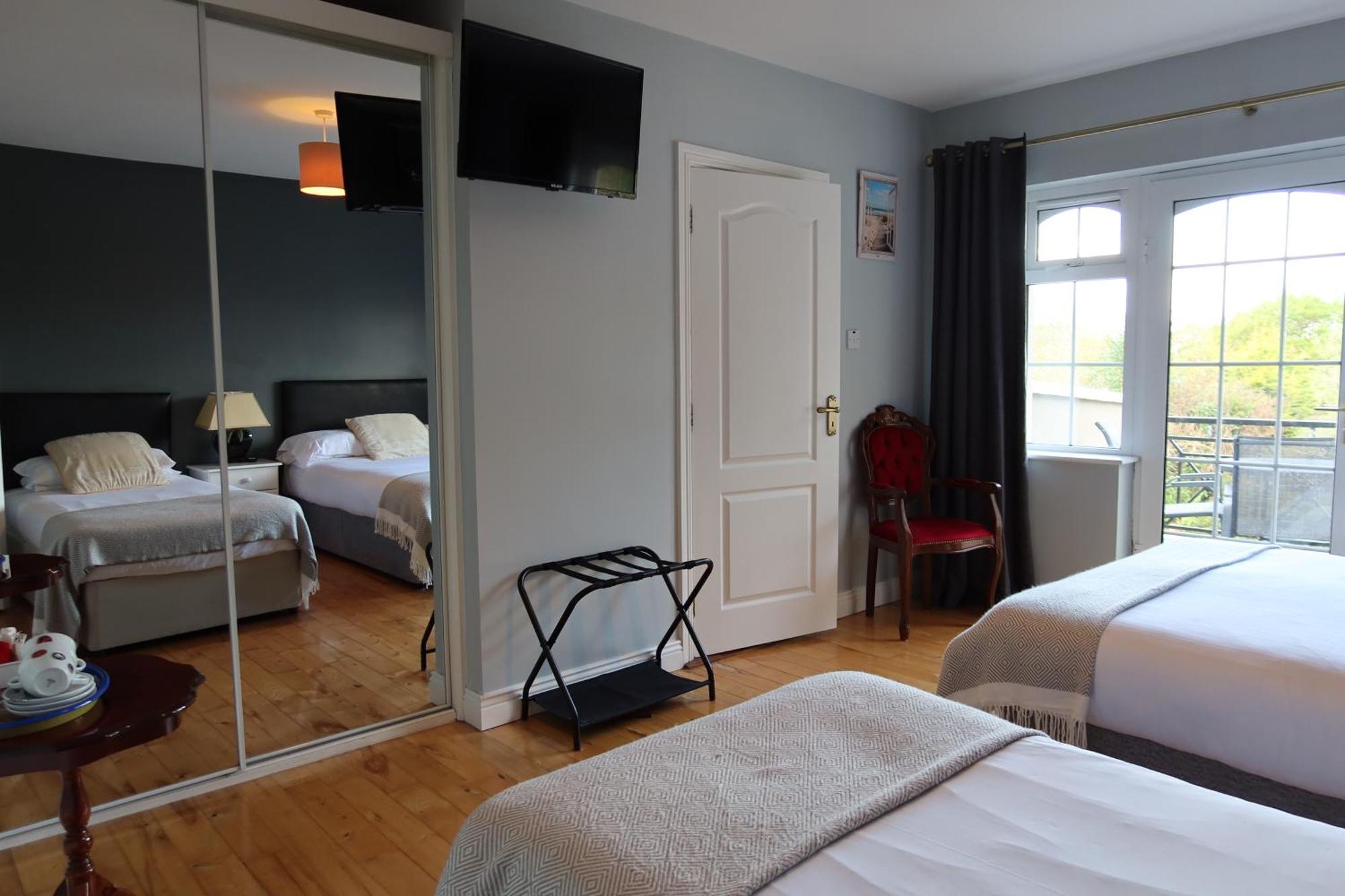 Woodville Lodge Guesthouse Киларни Екстериор снимка