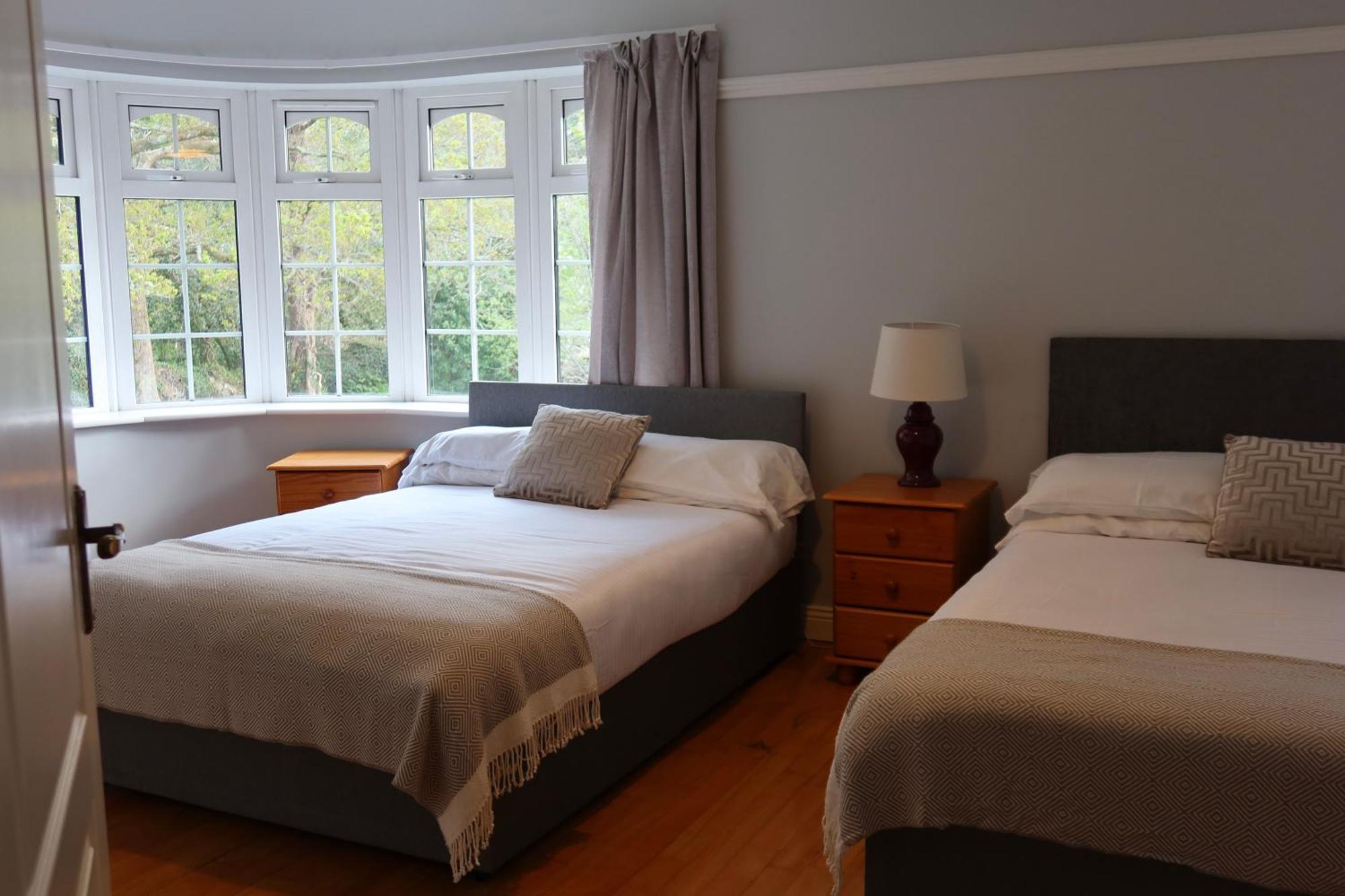 Woodville Lodge Guesthouse Киларни Екстериор снимка