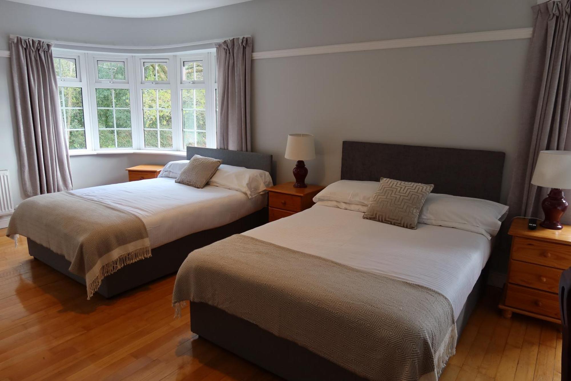 Woodville Lodge Guesthouse Киларни Екстериор снимка