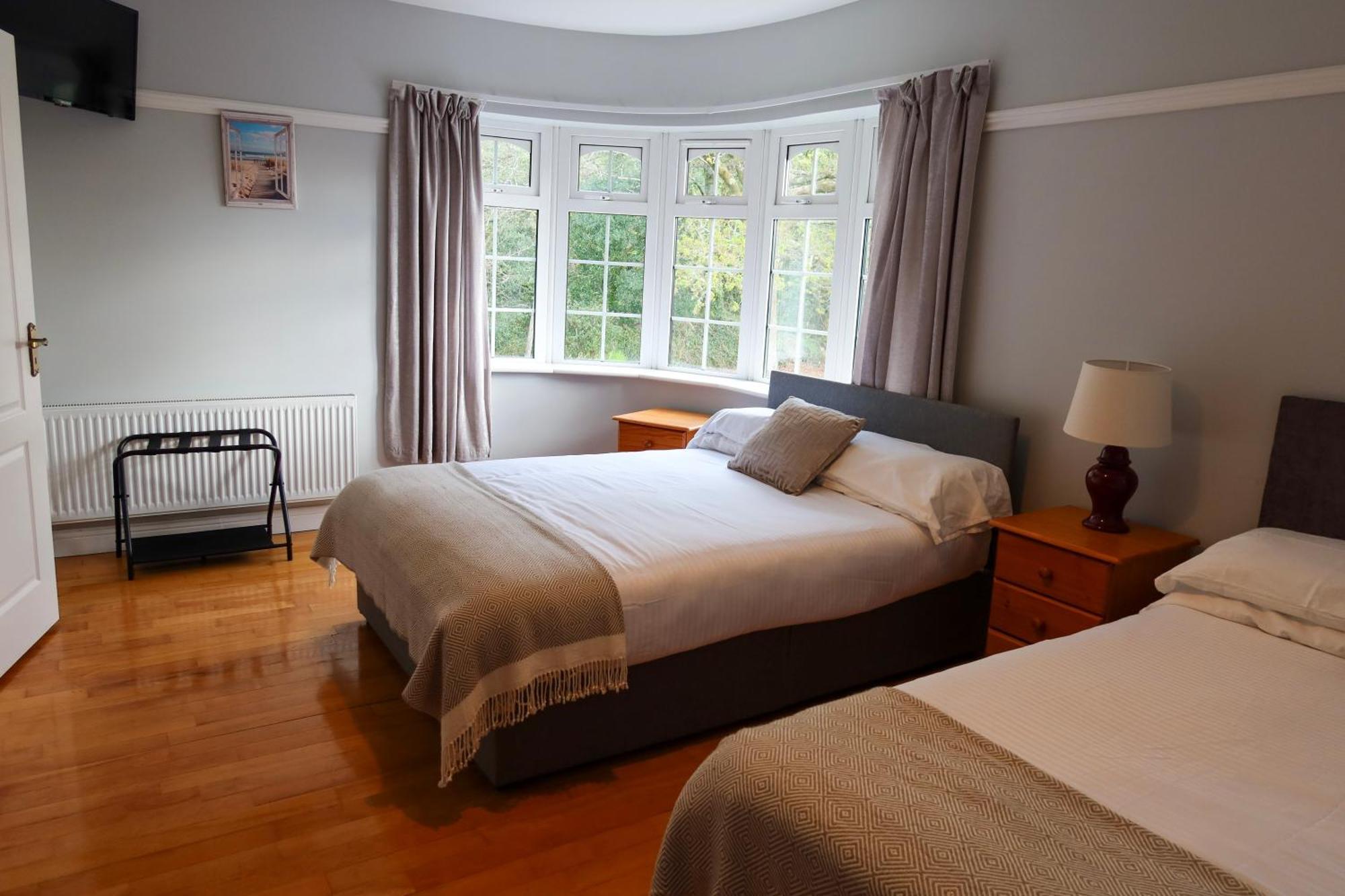 Woodville Lodge Guesthouse Киларни Екстериор снимка