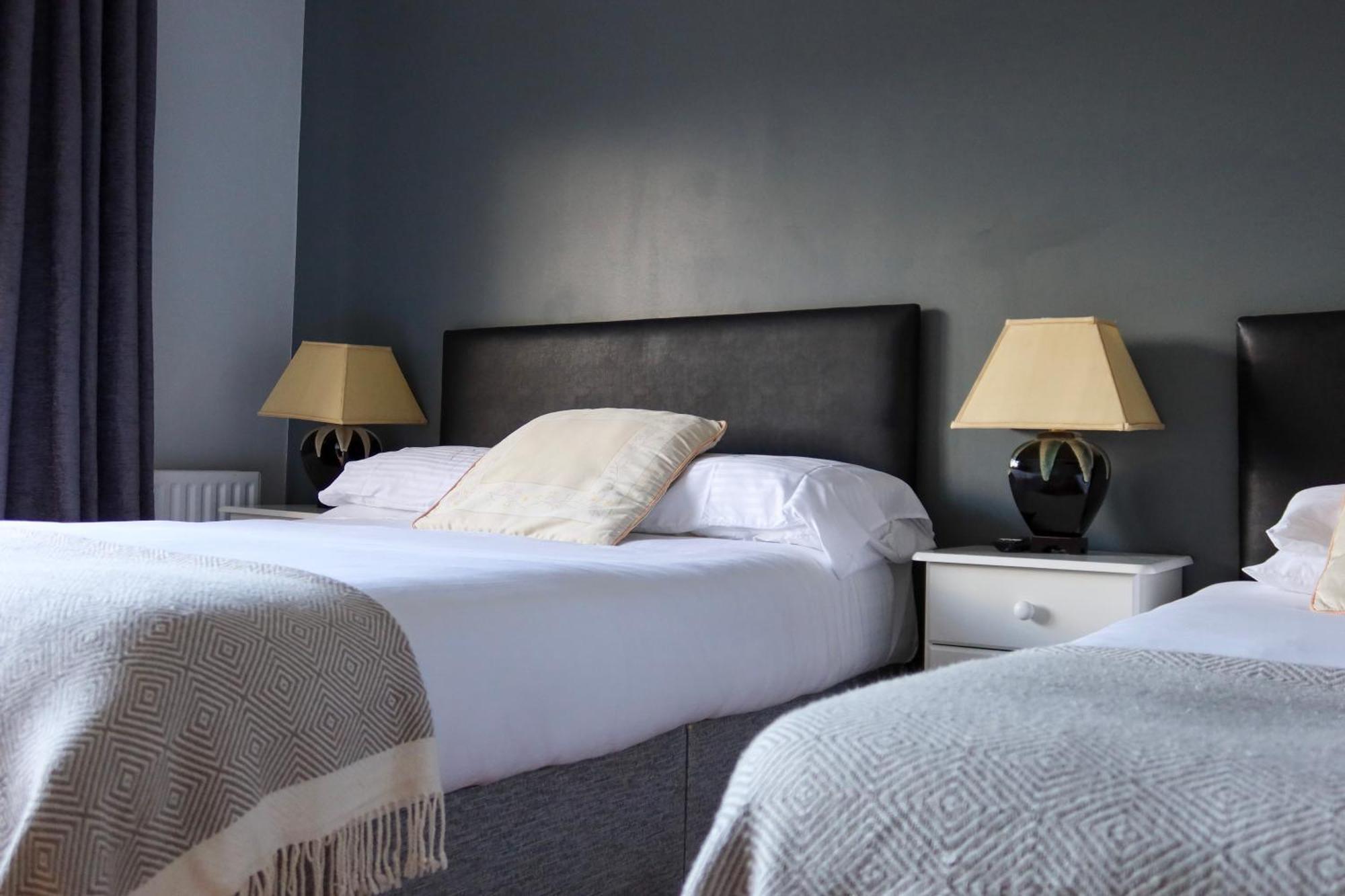 Woodville Lodge Guesthouse Киларни Екстериор снимка