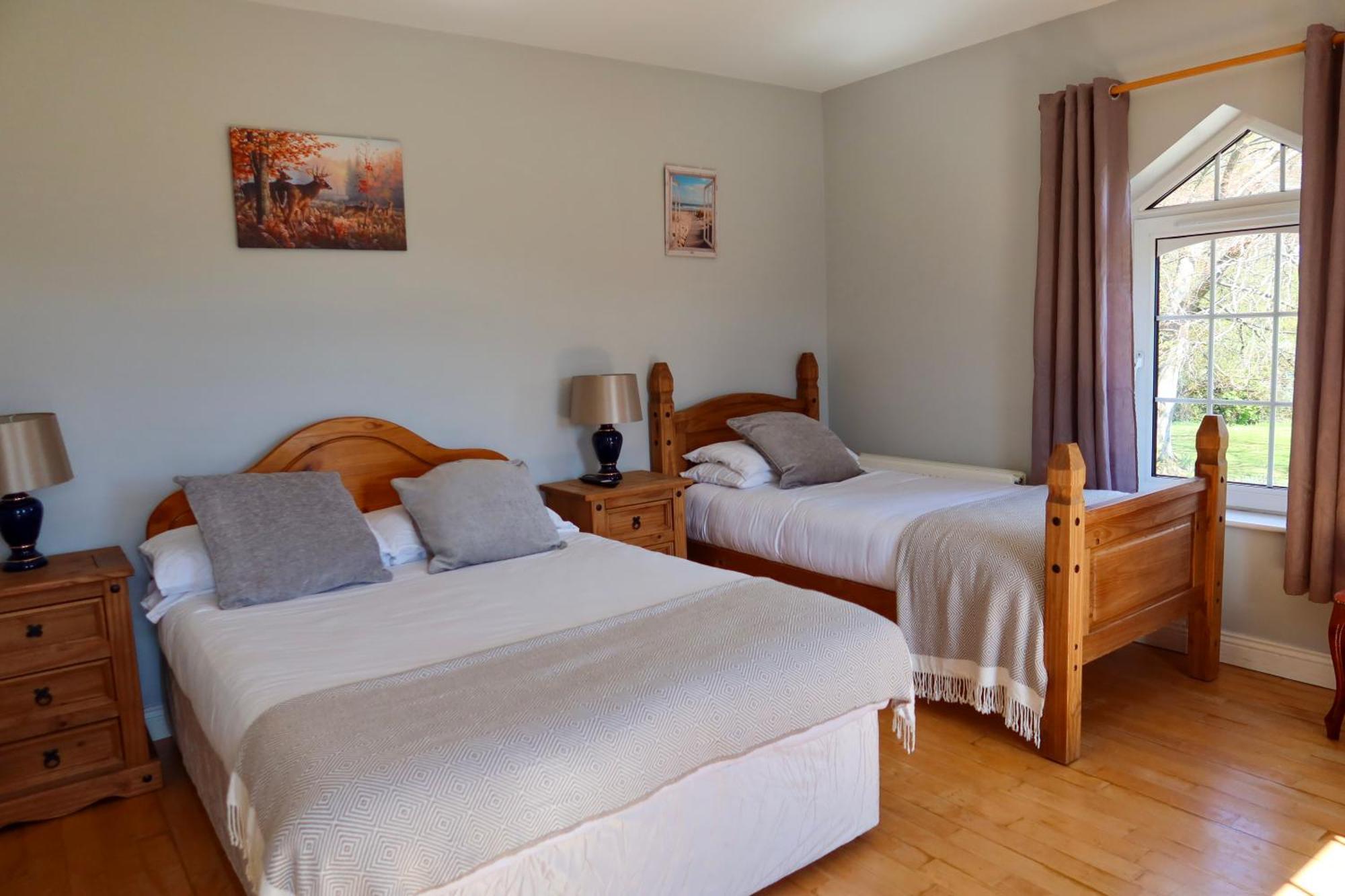 Woodville Lodge Guesthouse Киларни Екстериор снимка