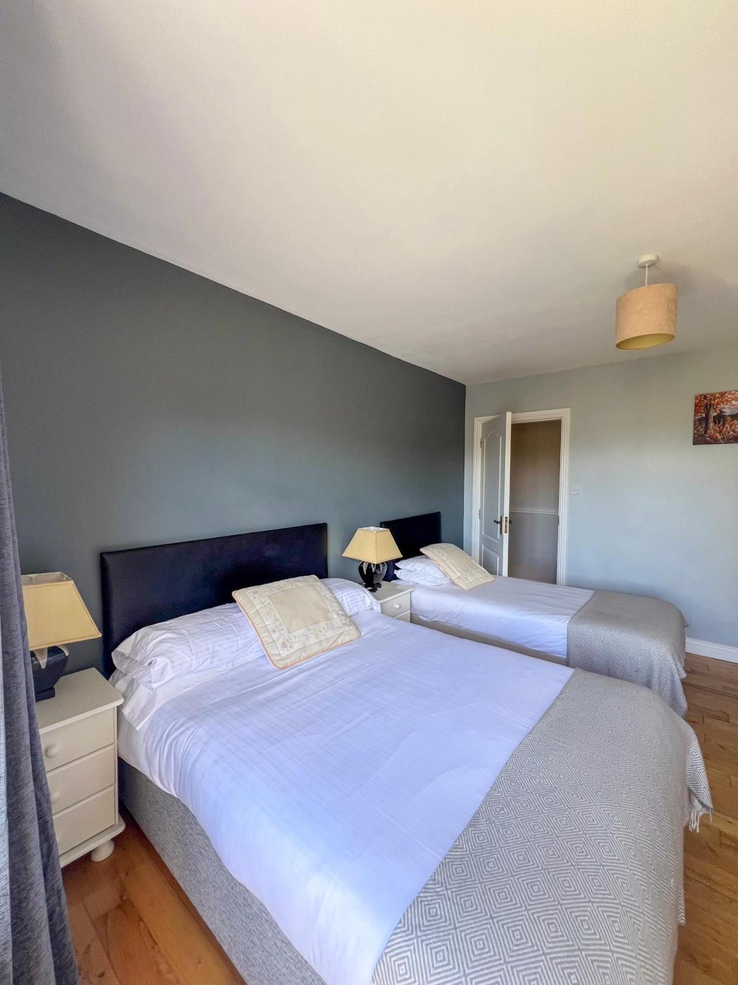 Woodville Lodge Guesthouse Киларни Екстериор снимка