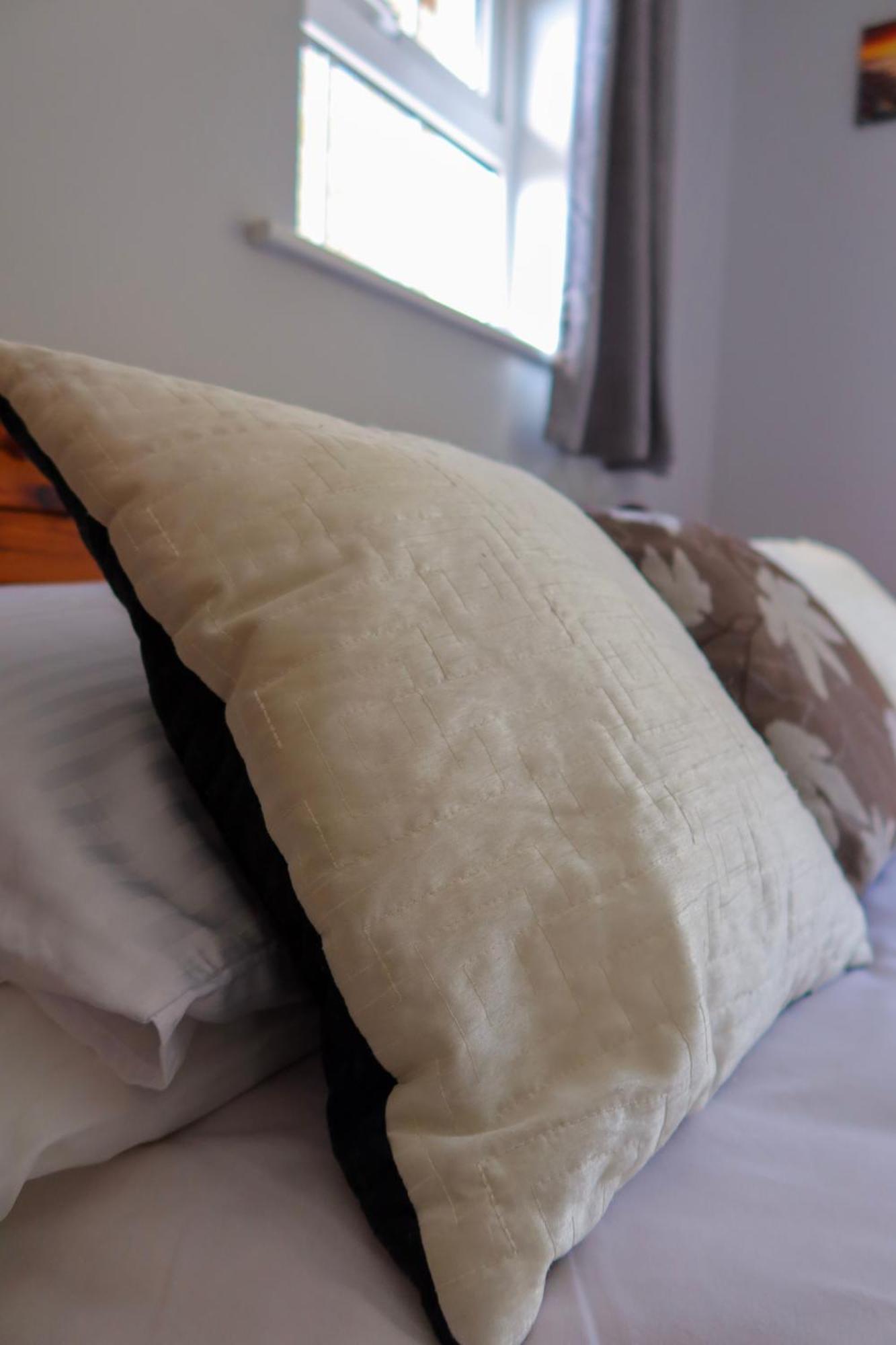 Woodville Lodge Guesthouse Киларни Екстериор снимка