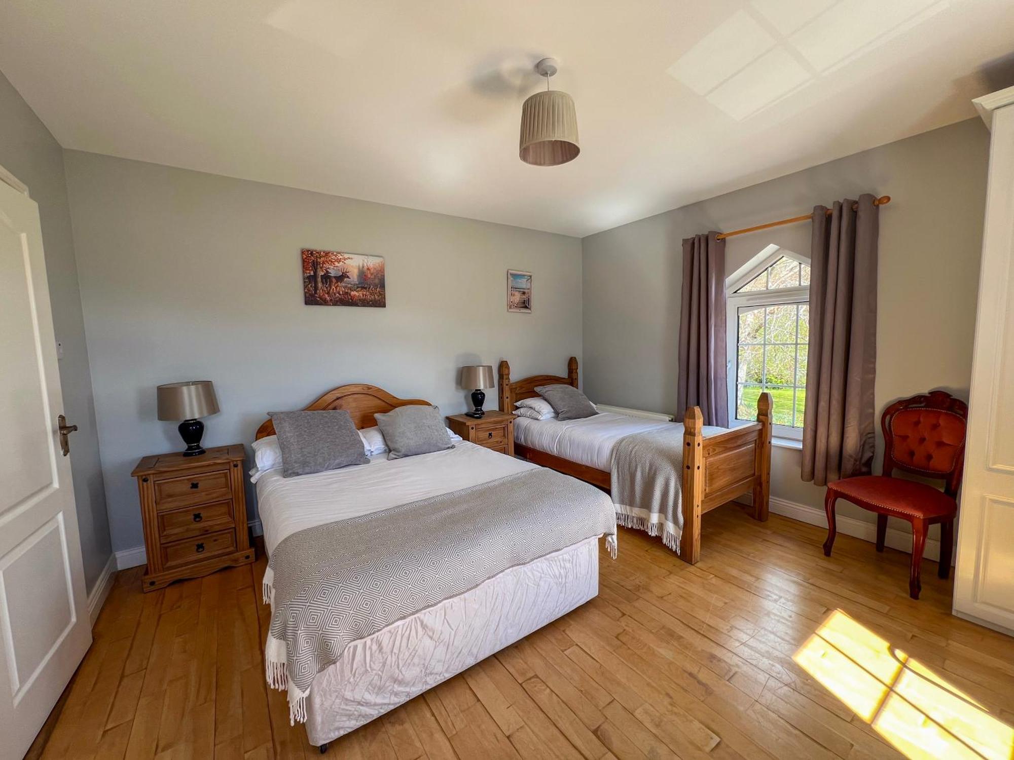 Woodville Lodge Guesthouse Киларни Екстериор снимка